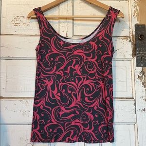 Swirly tank top